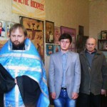 Молитву со стариками разделили активисты православного молодежного центра 